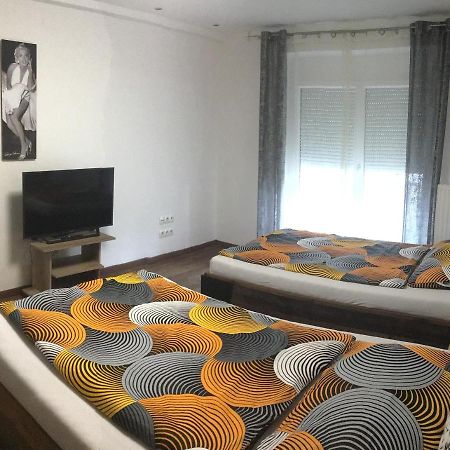 Nina Apartment Vídeňské Nové Město Exteriér fotografie