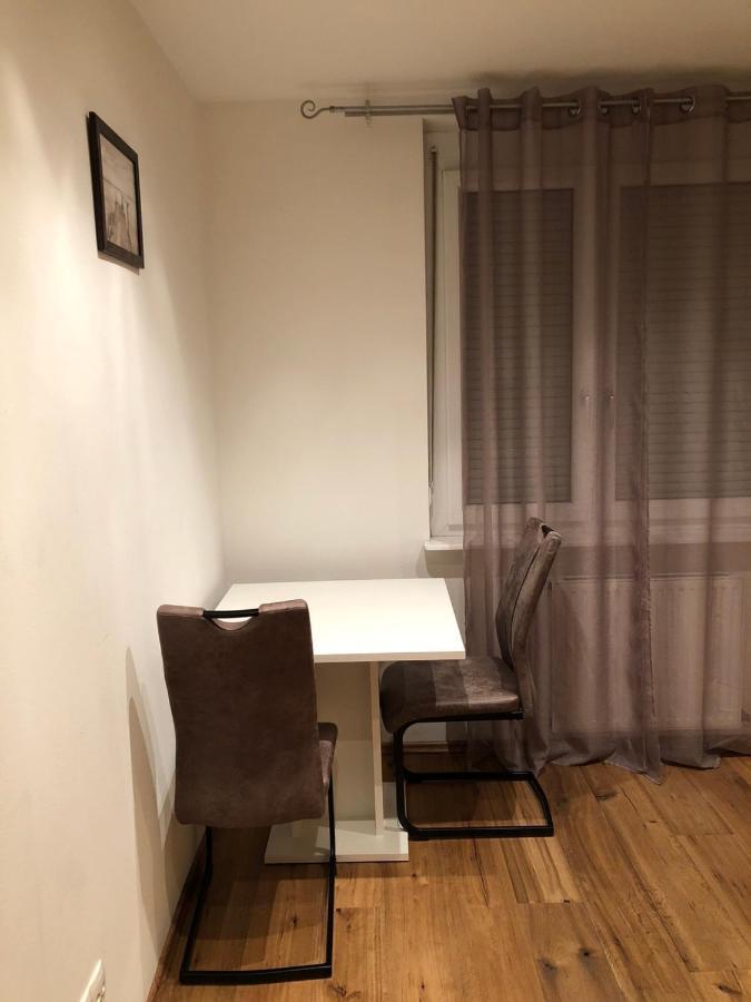Nina Apartment Vídeňské Nové Město Exteriér fotografie